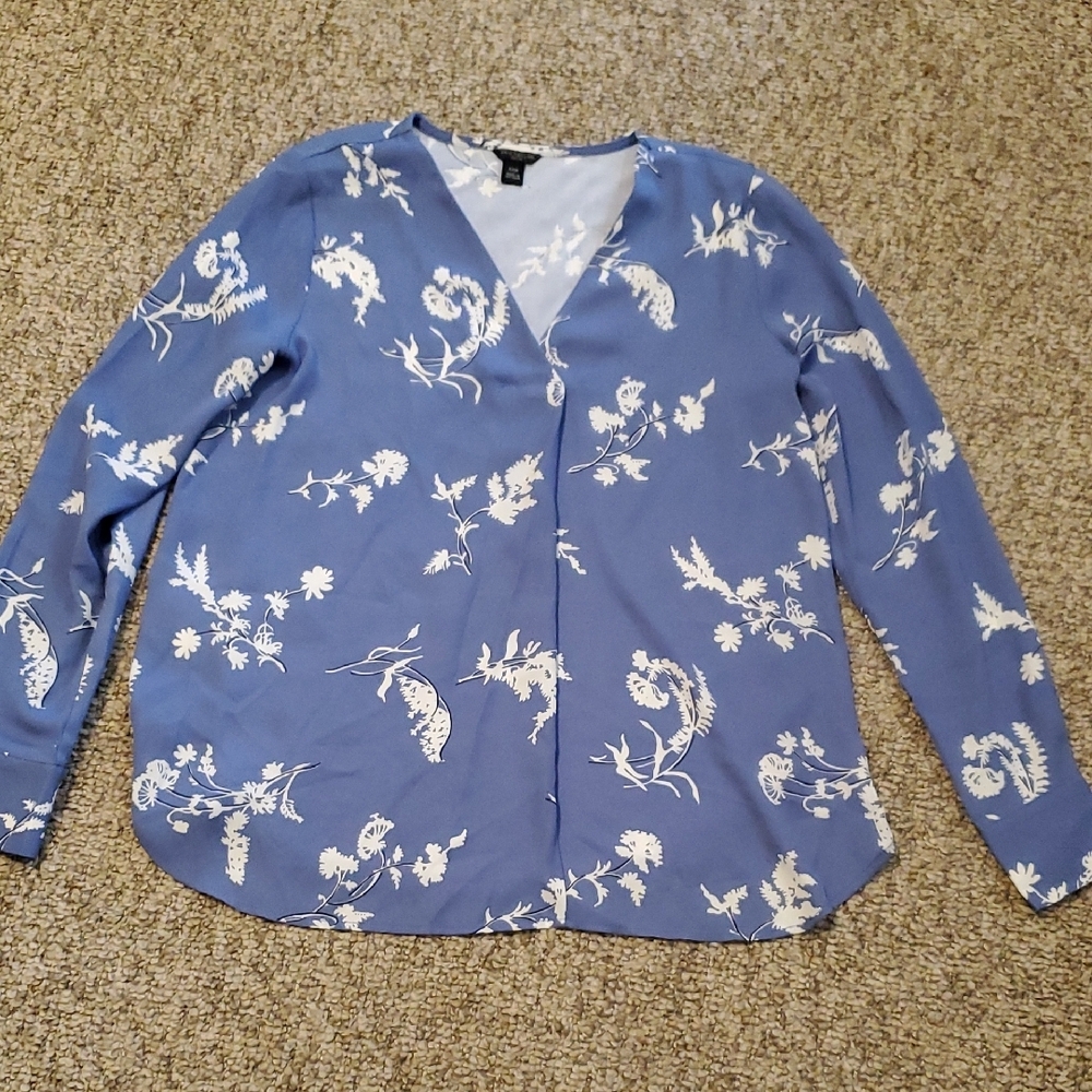 Ann Tayloe Floral Blue Women's V Neck Top